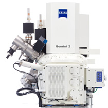 میکروسکوپ‌های رده FIB-SEM زایس است که برای نانوتوموگرافی و نانوفابریکیشن استفاده می‌شود- شرکت پیشگامان صنعت تایماز نماینده انحصاری میکروسکوپ های الکترونی زایس آلمان